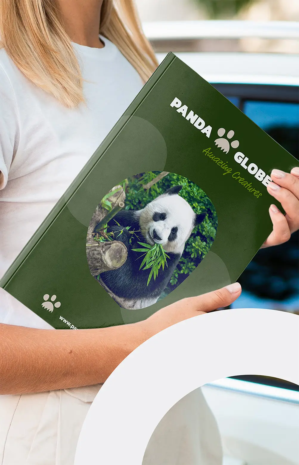 PandaGlobe_Magazine_1_2006x3120px_metoverlay
